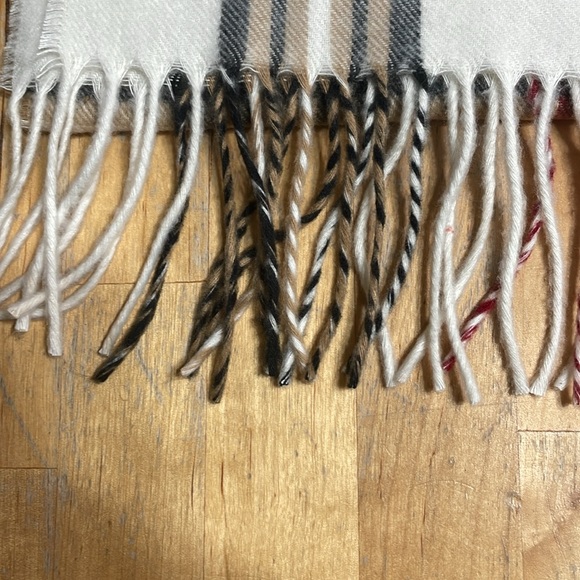 FRAAS cashmink plaid scarf - Picture 4 of 4